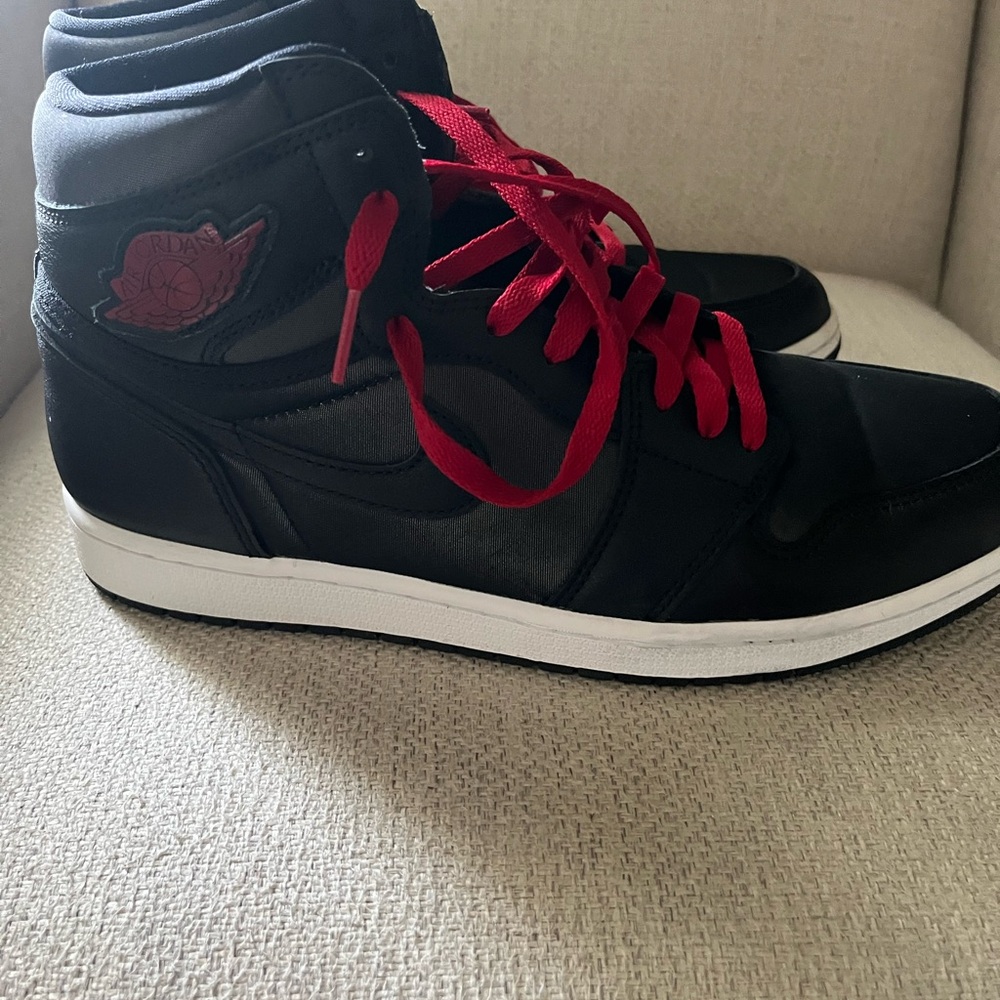 Jordan 1 Satin Black